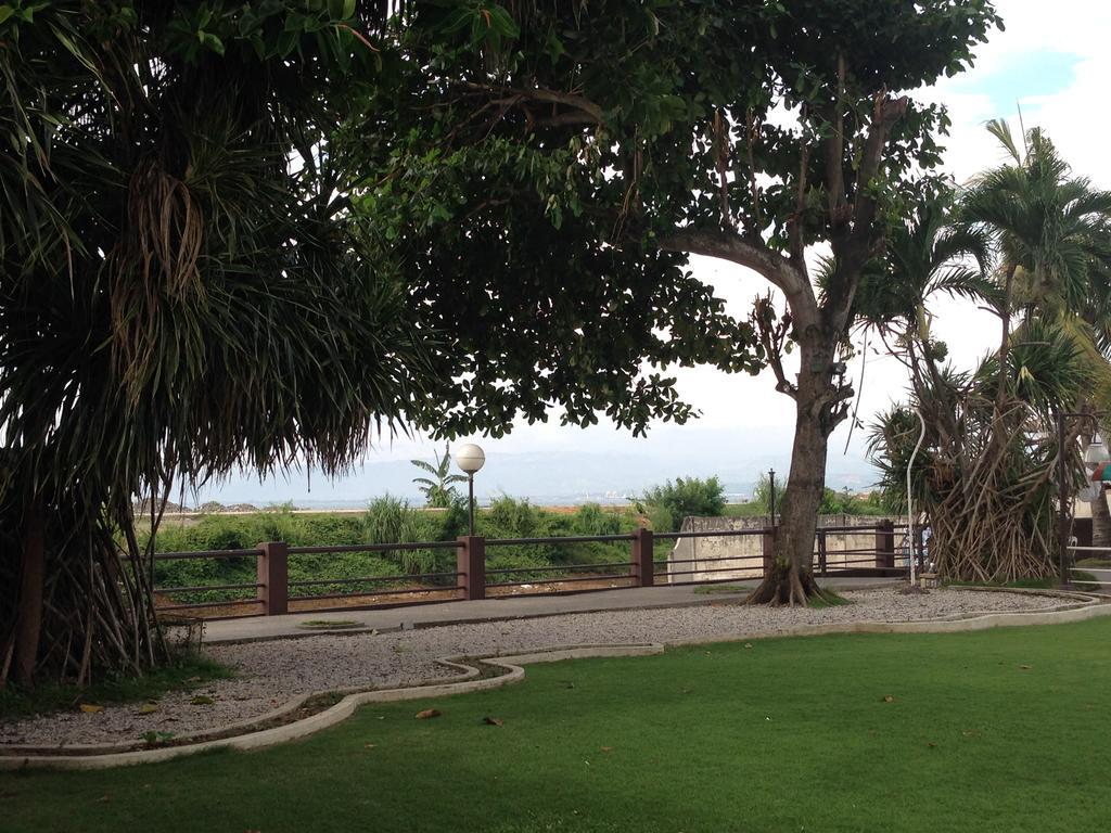 Harbor Lights Hotel And Restaurant Cagayan de Oro Exterior foto